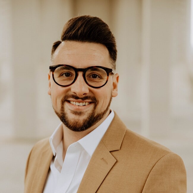 Agent Photo