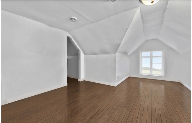 164 S Washington St unit 4, Waterloo, WI 53594 - photo 4