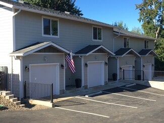 295 NE Beech St Unit 2a, Toledo, OR 97391