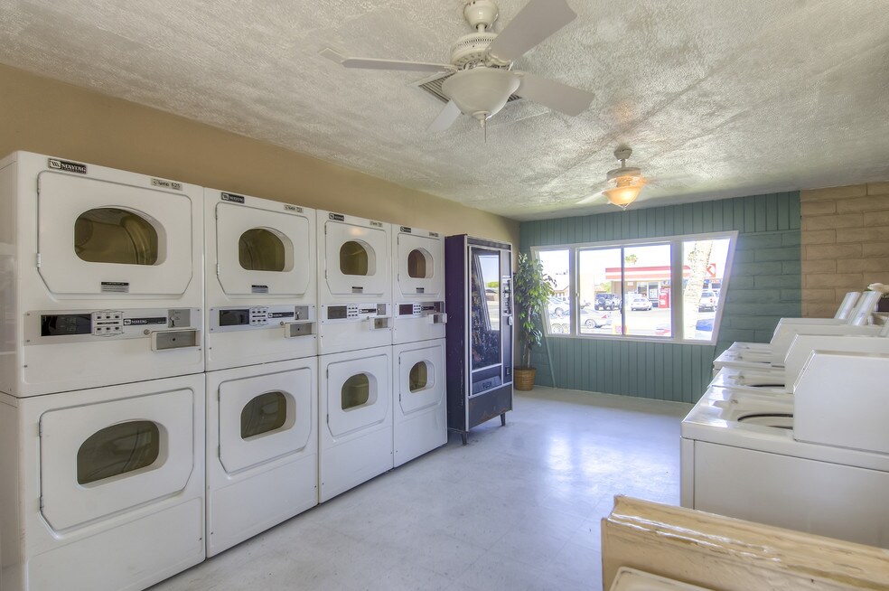 Hayden Square, Yuma, AZ 85364 - photo 1