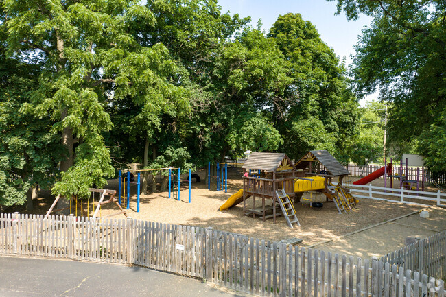Country Meadows Montessori School, a private school located in Gurnee, includes a playground.