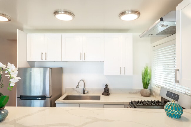 1836 THE STRAND, HERMOSA, Hermosa Beach, CA 90254 - photo 6