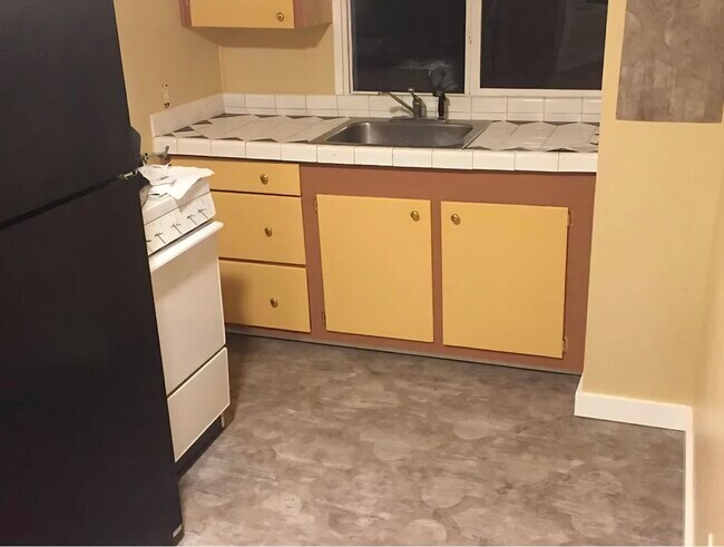 1426 Orca St unit 3, Anchorage, AK 99501 - photo 5