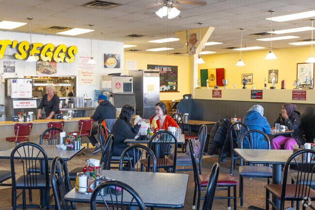 Start your day at Fat Nat’s Eggs, a local favorite for hearty breakfasts and friendly vibes.