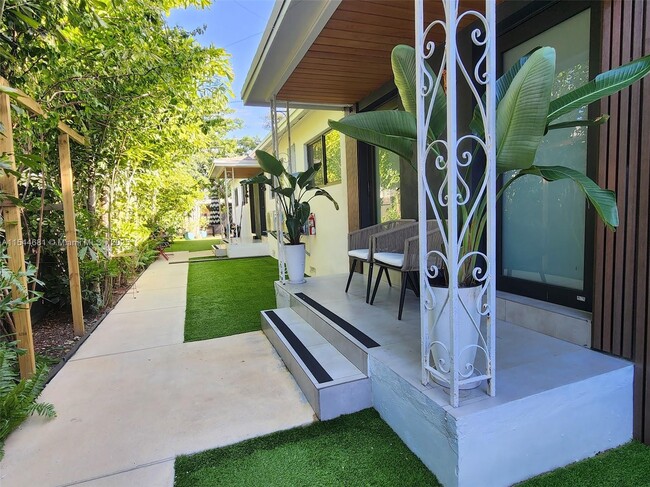 740 SW 9th St unit 2, Miami, FL 33130 - photo 3