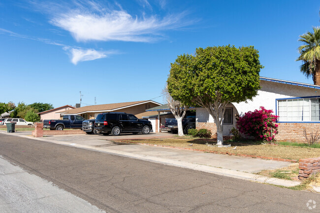 Find your dream home in El Pueblocito.