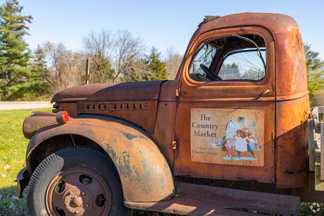 Home chefs can opt for fresh organic produce at The Country Market in Lapeer Township.