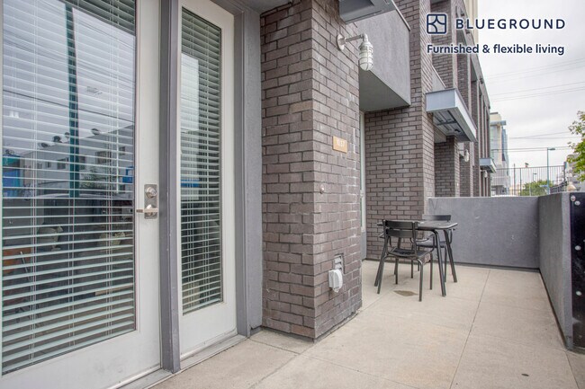 11120 Chandler Blvd unit FL1-ID1220, Los Angeles, CA 91601 - photo 6