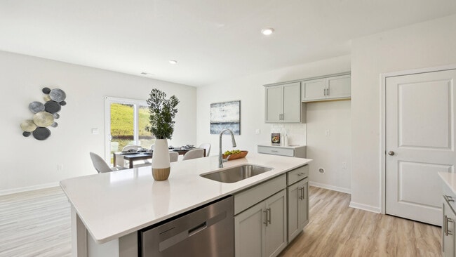 480 Court House Ave, York, SC 29745 - photo 3