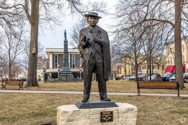 Visitors to Central Park can browse public art and a sculpture of Mason City's favorite architect, Frank Lloyd Wright.