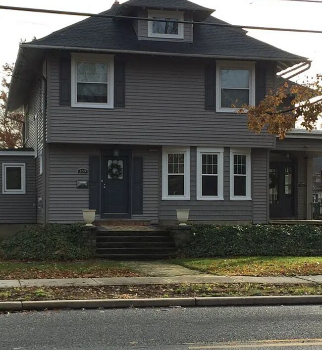 309 WARWICK RD.