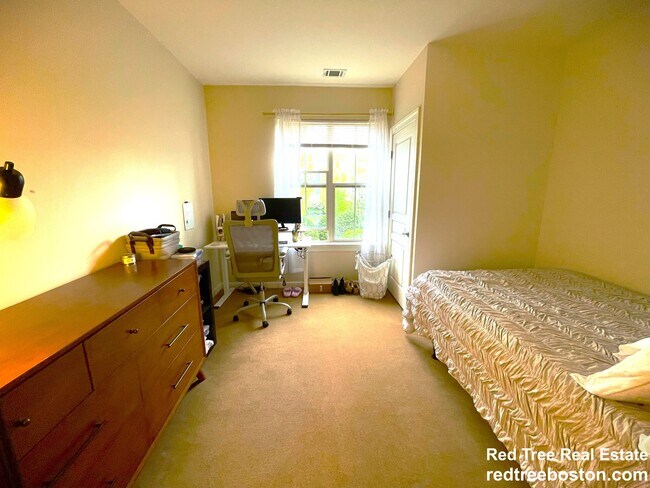 3 Repton Cir unit 3, Watertown, MA 02472 - photo 3