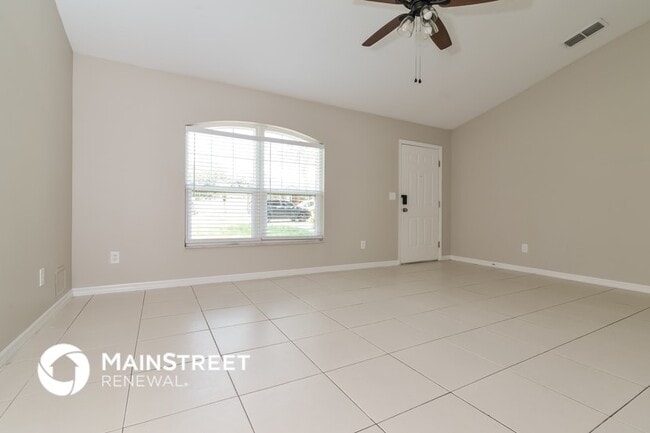 10612 Cedar Forest Cir, Clermont, FL 34711 - photo 3