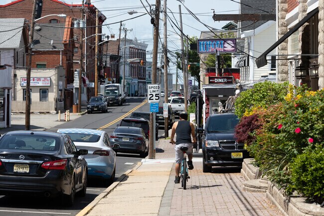 Keyport’s beachside paths and bike-friendly streets make it easy to explore the town.