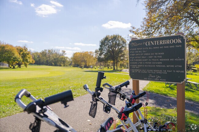 Centerbrook Golf Course south of Grandview offers league play.