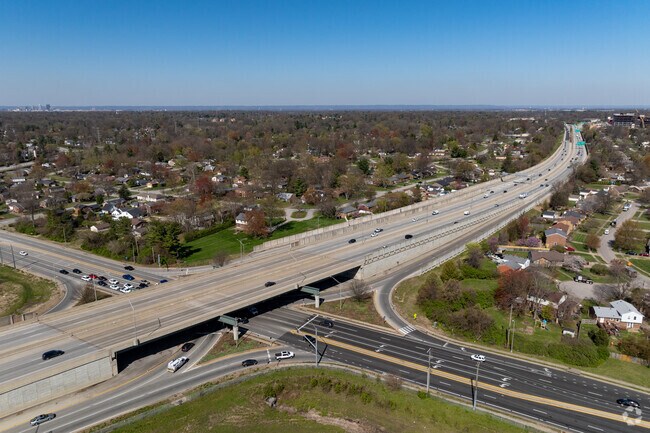 Residents of Windy Hills have easy access to I-264 for travel and errands around Louisville.