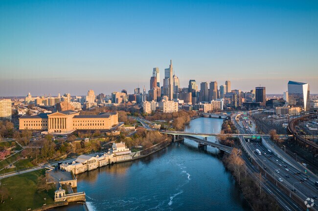 Philadelphia’s skyline and riverfront attractions are about 25 miles from Lumberton for easy day trips.