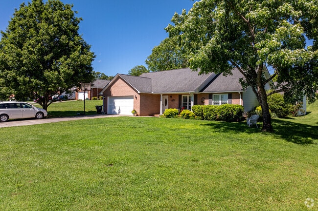 You can find lots of vintage Ranch homes in Lanier.