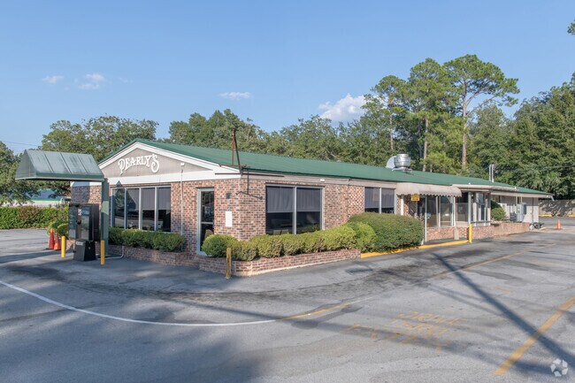 Pearly's is a restaurant that serves southern food in a cafeteria style and is near Eudgemar.