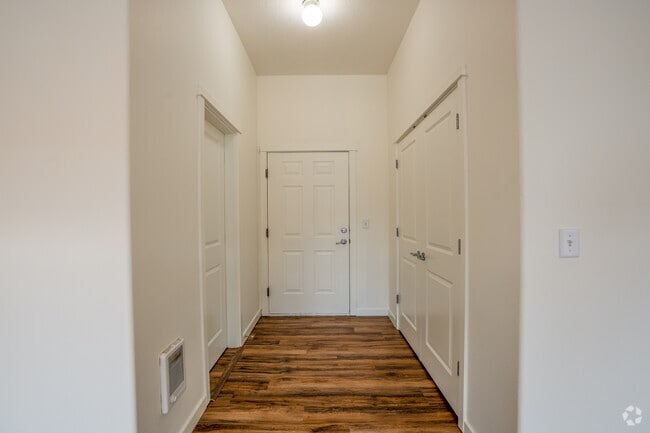 Hank Reardon Plaza, Portland, OR 97211 - photo 5