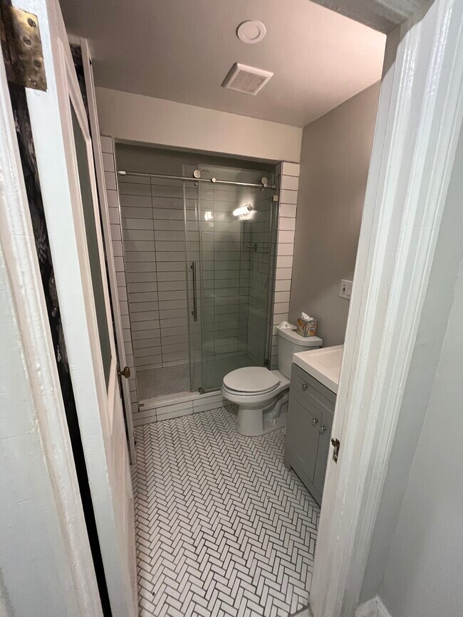 1061 Clay Ave unit 1B, Bronx, NY 10456 - photo 4