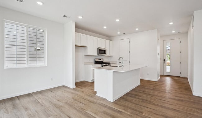 580 Douglas Fir Place, Johnstown, CO 80534 - photo 2