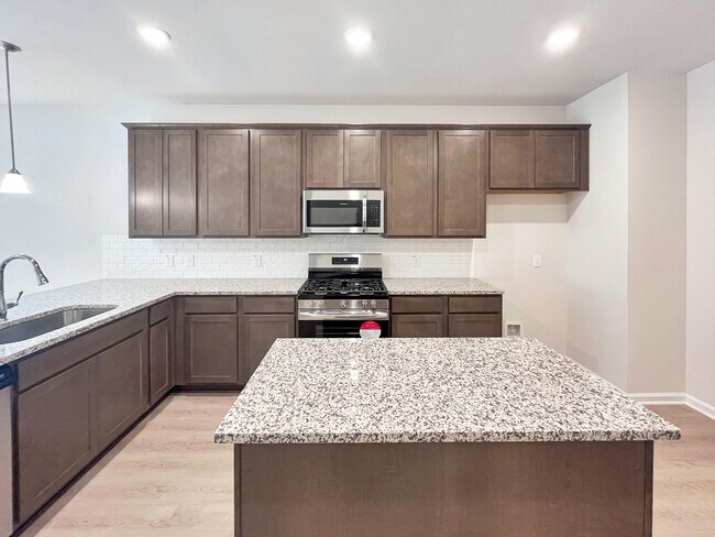 631 Woodhaven Lakes Dr unit 36765436, La Marque, TX 77568 - photo 7