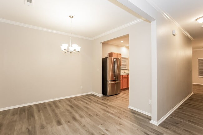 4611 Meadowfield Rd, Charlotte, NC 28215 - photo 6