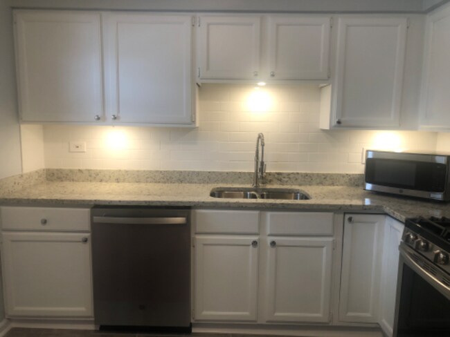 6044 N Melvina Ave, Chicago, IL 60646 - photo 5