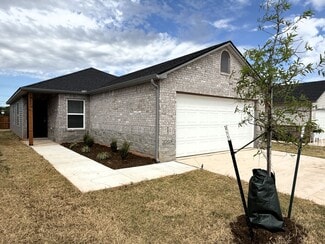 3625 Blue Ave, Mustang, OK 73064