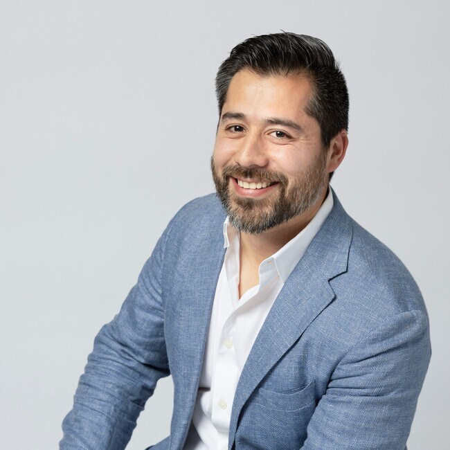 Agent Photo