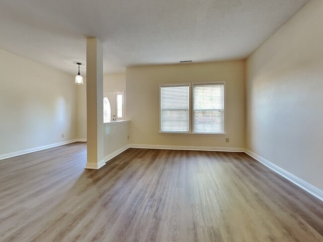 915 Brookstone Dr, Franklin, IN 46131 - photo 4