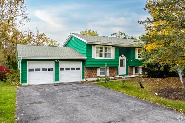 Split level homes are also available in Chittenango.