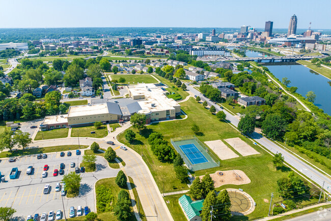 Carver Elementary School resides along the Des Moines River with views of downtown.