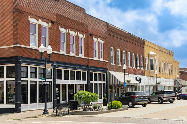 Savor flavors from local cafés and restaurants in historic Uptown Jackson.