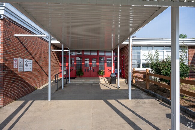 Pine Hall Elementary School has a student-teacher ratio of 13 to 1.