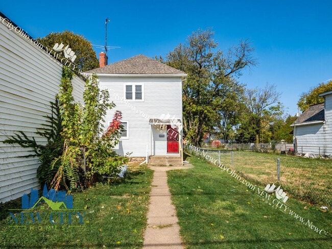 753 1 2-878-872 Sullivant Ave unit 878 1/2 (Front), Columbus, OH 43222 - photo 4