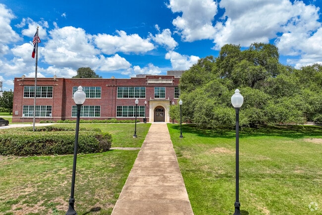 Students can learn an grow at Lockhart Pride High School.