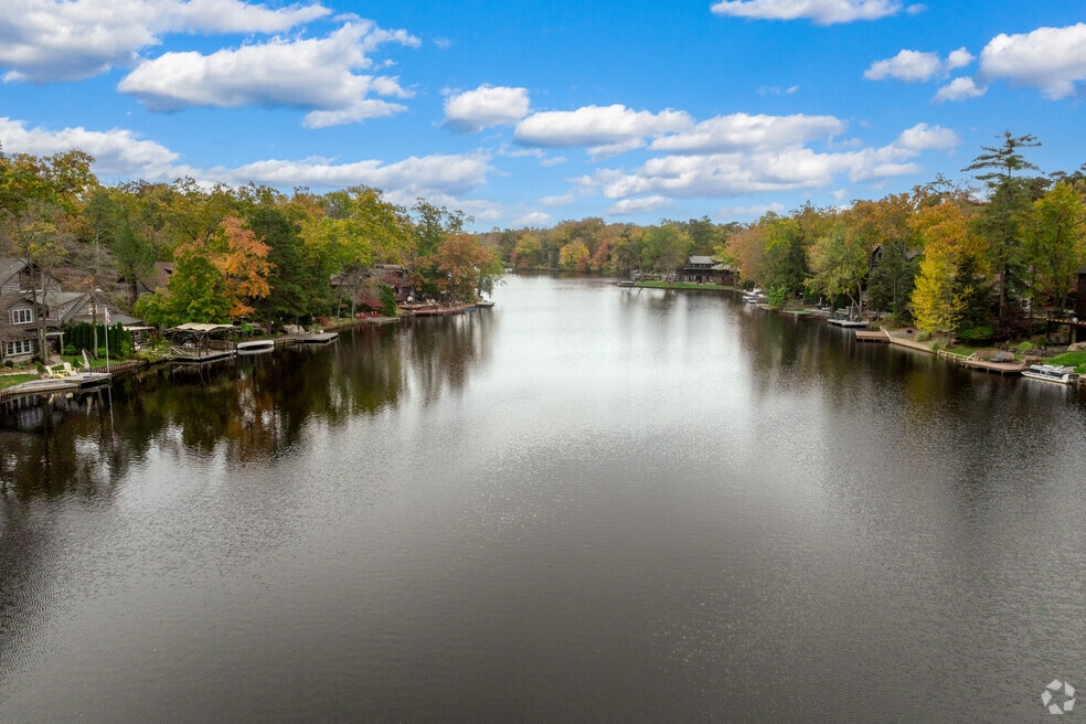 1031556_MedfordLakes_111025_al_v1