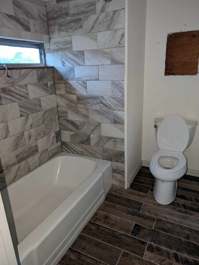 4600 Lakeshore Dr, Port Arthur, TX 77642 - photo 2