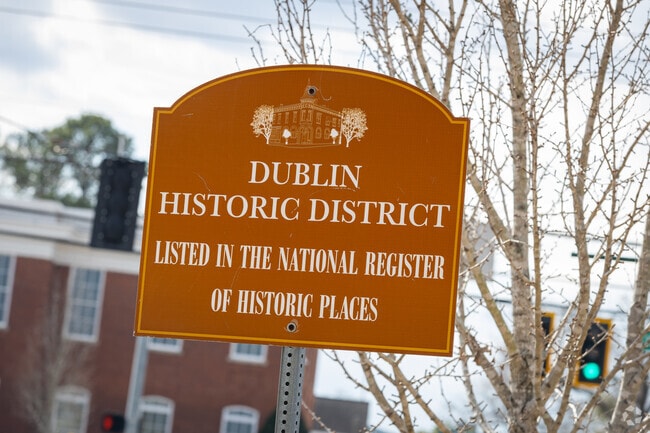 Dublin, GA boasts a charming historic district filled with beautiful old homes just waiting to be explored!