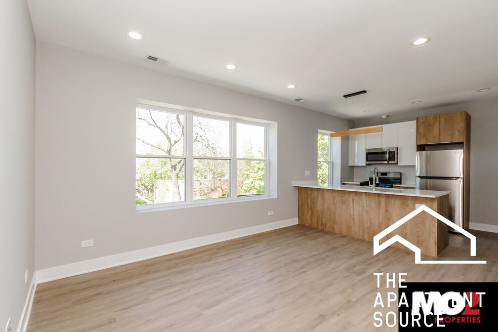 1857 N Whipple St unit 2, Chicago, IL 60647 - photo 1