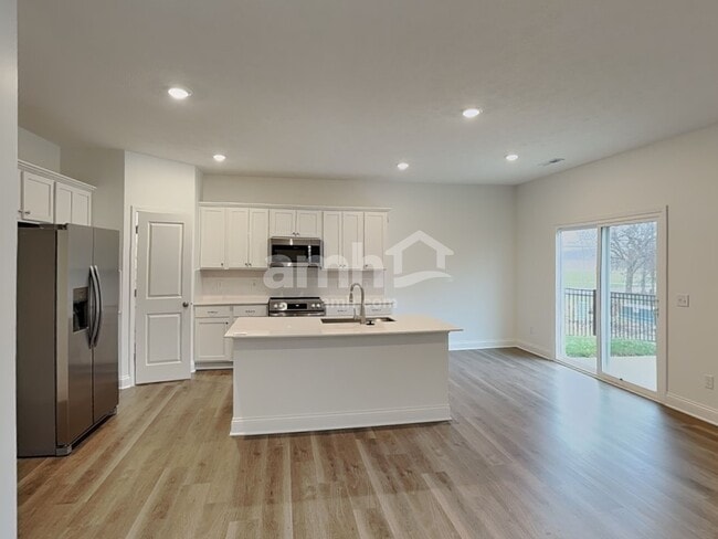 203 Kramer Mills Dr, Columbus, OH 43110 - photo 3