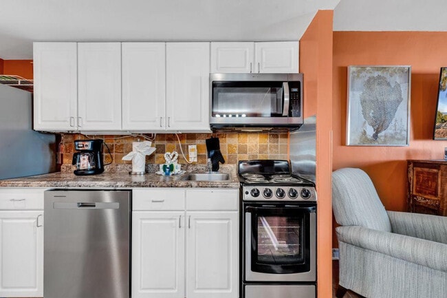 2001 S Ocean Blvd unit ID1266412P, Myrtle Beach, SC 29577 - photo 3