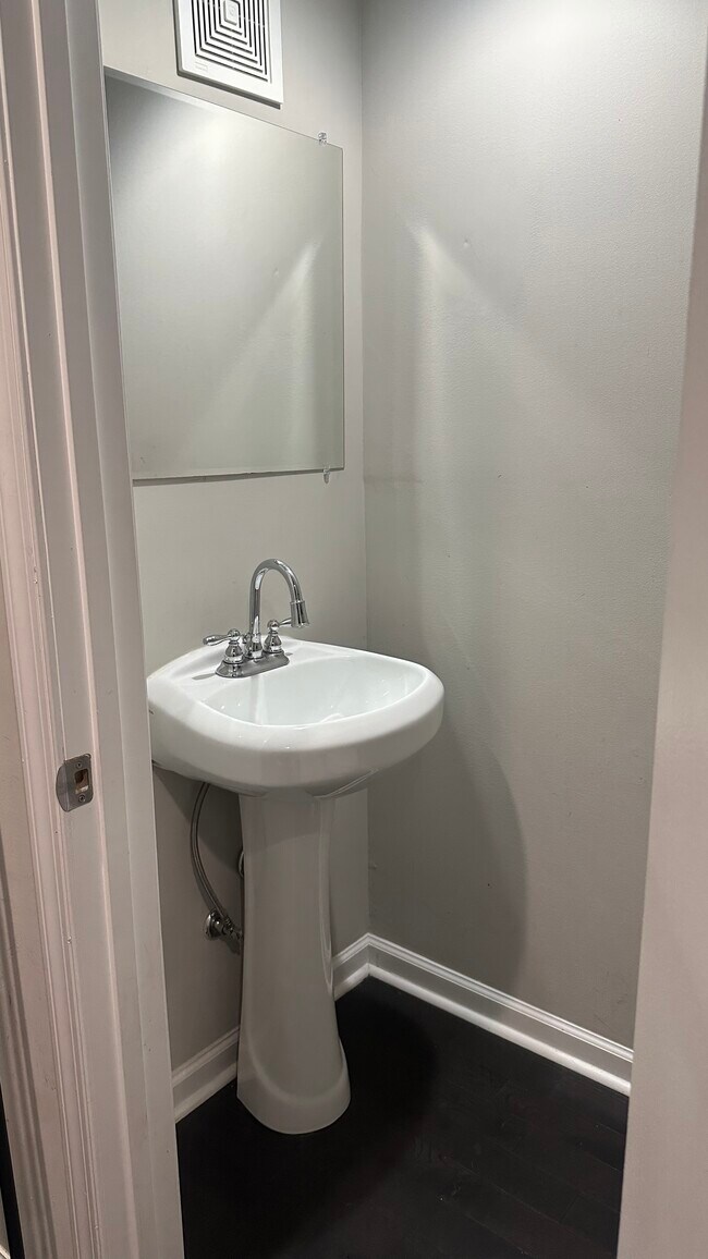 1036 Patapsco St, Baltimore, MD 21230 - photo 6