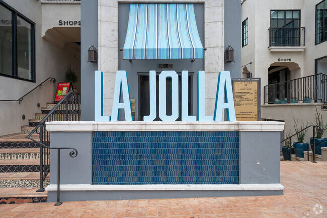 La Jolla Village is the place for locals to shop and dinning near La Jolla Mesa.