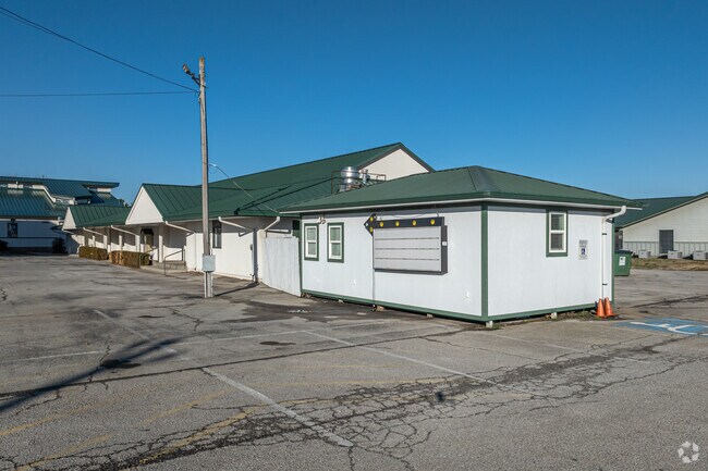 Ozark Catholic Academy has 127 students in grades 9-12.