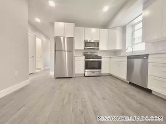 334 Warren St Unit 1, Boston, MA 02119