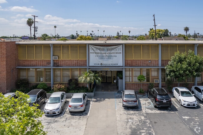 Vox Collegiate of Los Angeles is located in Vermont Knolls.