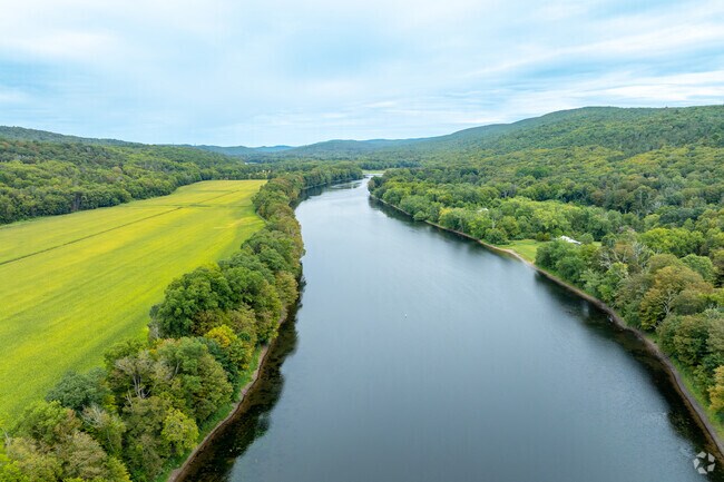 The Del Water Gap runs along Hardwick's northwestern boarder.